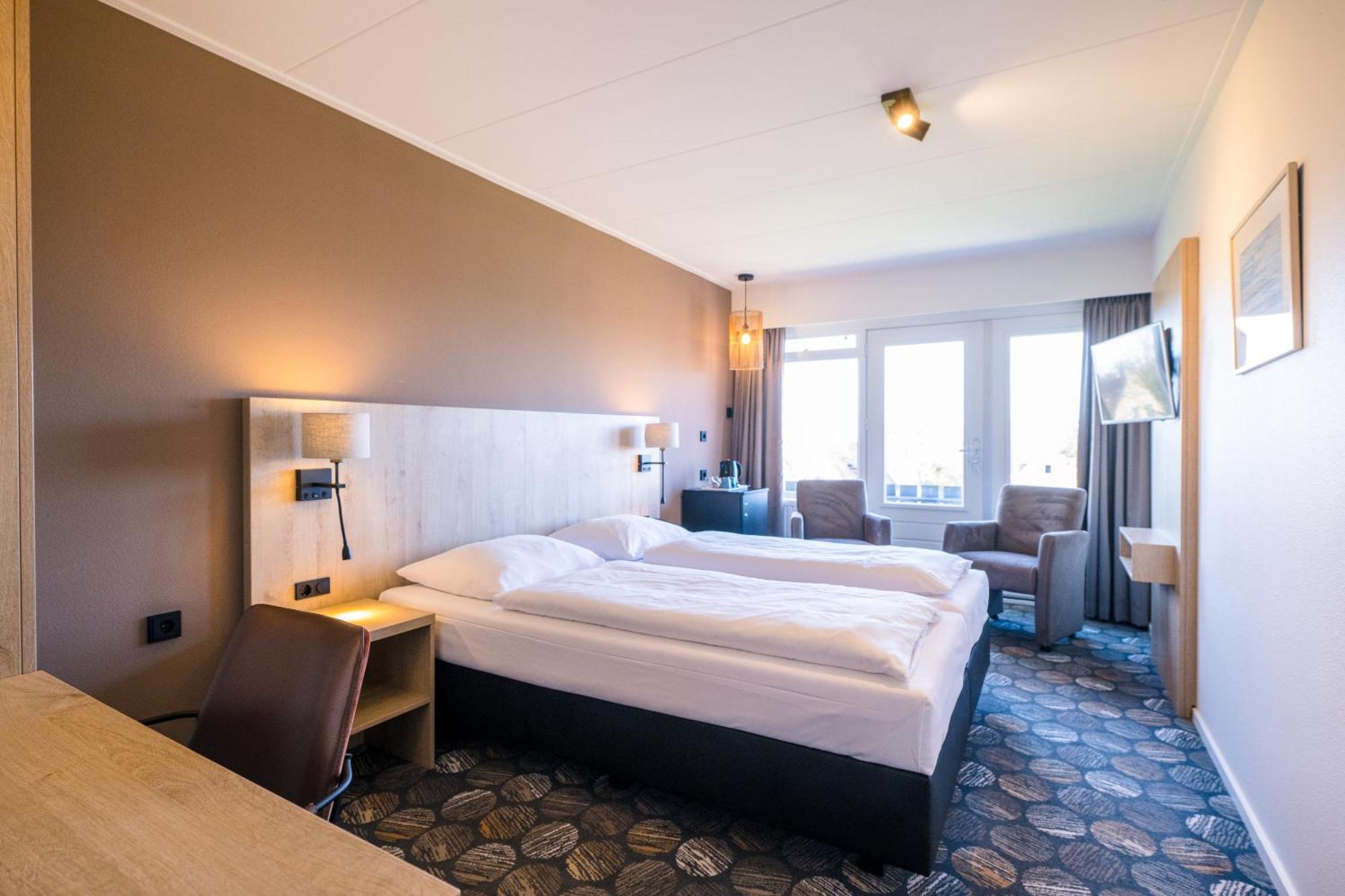 Hotel Hofker Nes  Ngoại thất bức ảnh